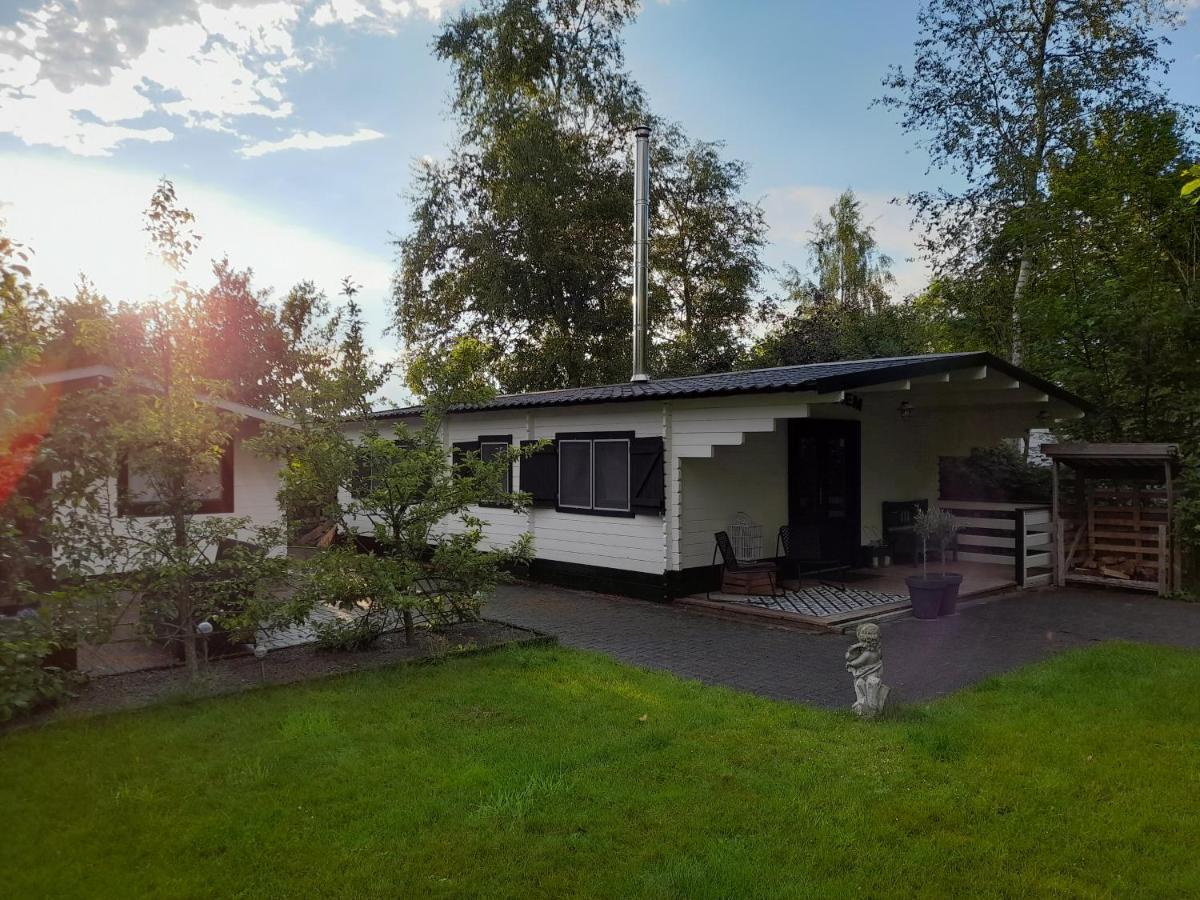 Carpe Diem, Het Ruime Chalet Met Houtkachel Nabij Wildlands Emmen Schoonebeek Habitación foto